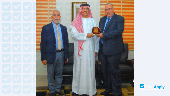 College of Islamic and Arabic Studies Dubai фотография №7