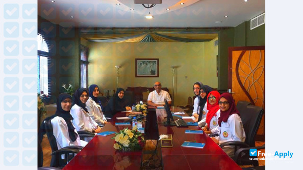Dubai Medical College for Girls фотография №3