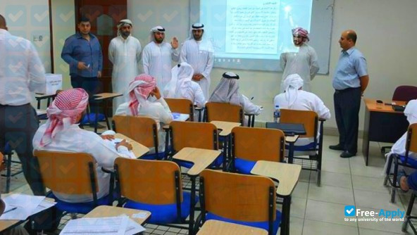 Foto de la Emirates College of Technology #1