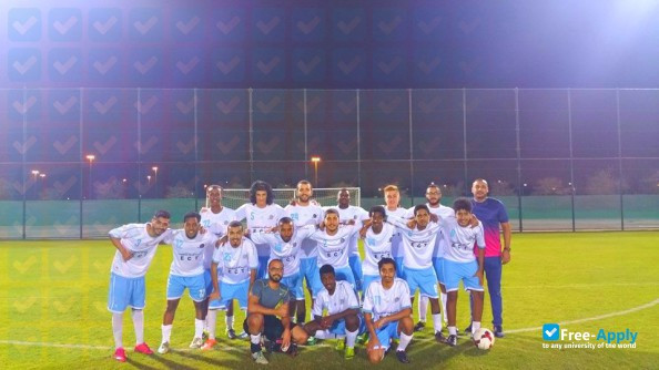 Foto de la Emirates College of Technology #5