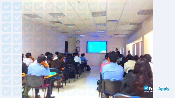Foto de la Shaheed Zulfikar Ali Bhutto Institute of Science & Technology Dubai Campus #8