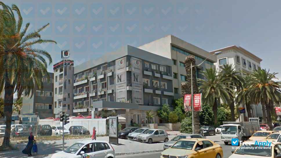 Foto de la Central School of Law and Management #4