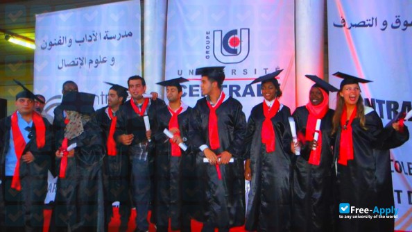 Foto de la Central School of Law and Management #3