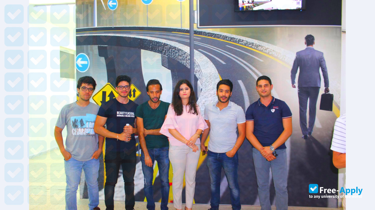 Photo de l’University of Aeronautics and Technologies #2