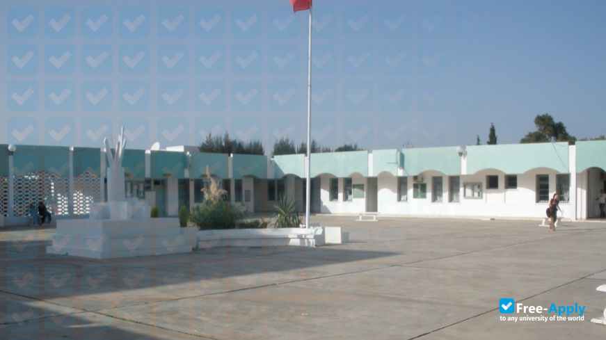 Photo de l’University of Carthage Higher School of Technology and Informatics in Carthage #8