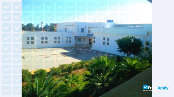 Foto de la Higher Institute of Technology Studies ISET (Jendouba)
