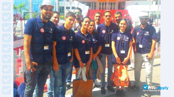Foto de la Central Private University for Business Administration and Technology