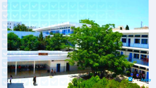 Université de Tunis Ecole Supérieure des Sciences Economiques et Commerciales photo #1