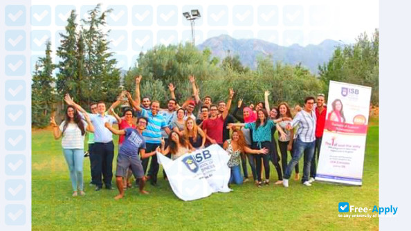 Foto de la International School of Business #4