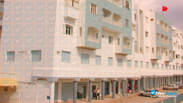 Université de Tunis el Manar Institut Supérieur d'Informatique d'El Manar фотография №5