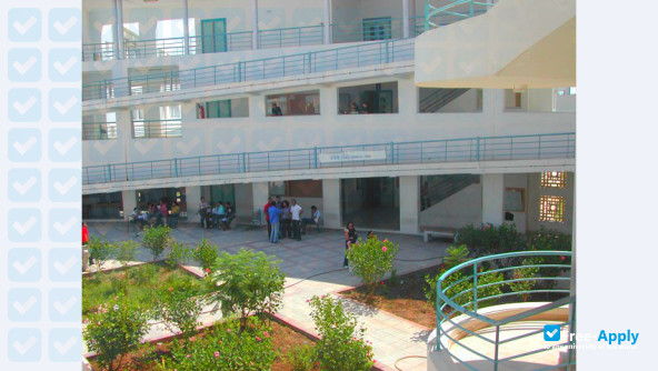 University of Manouba Higher Institute of Accounting and Administration of Enterprises photo #5