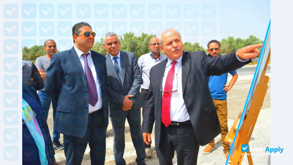 Foto de la University of Carthage Faculty of Economics and Administration, Nabeul #3