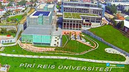 Photo de l’Piri Reis University #7