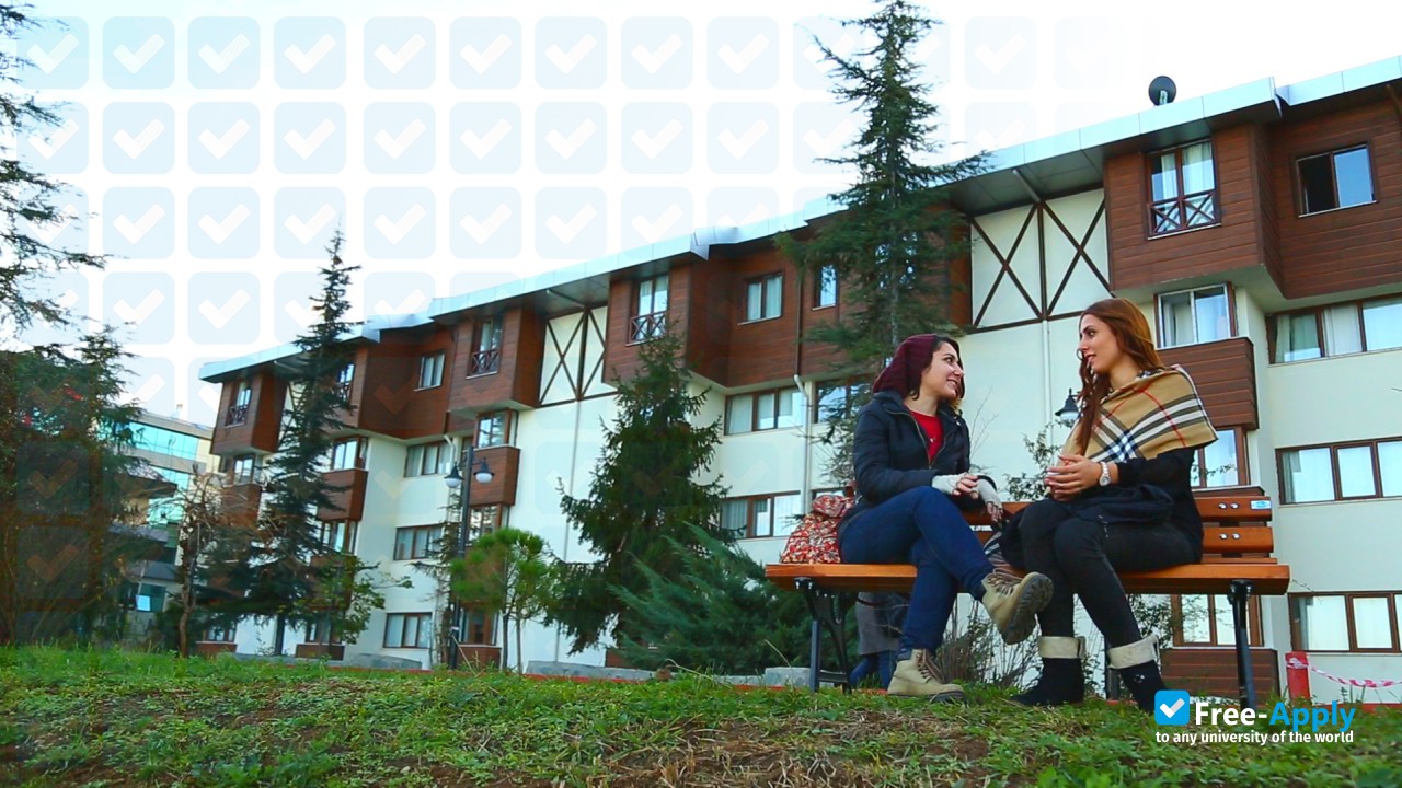 Photo de l’University of Eurasia #2