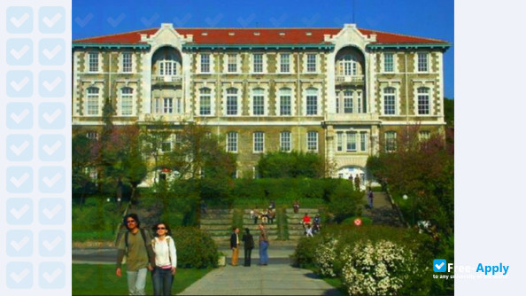 Foto de la Marmara University #1