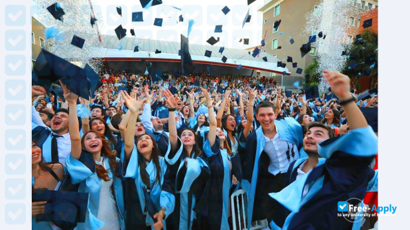 Foto de la Yaşar University #4