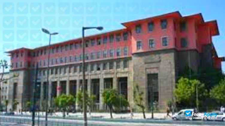 Foto de la Mimar Sinan University of Fine Arts #7
