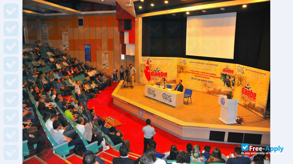 Foto de la Adnan Menderes University #5
