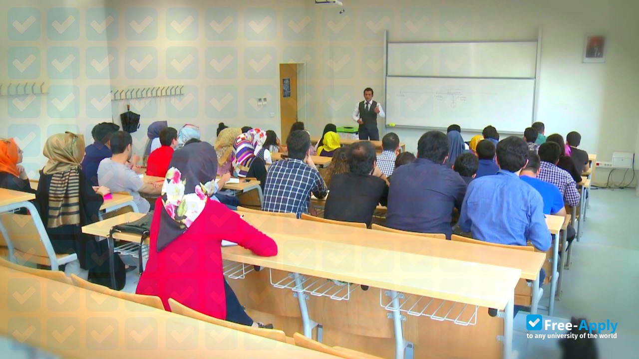 Photo de l’Fatih Sultan Mehmet Foundation University #4