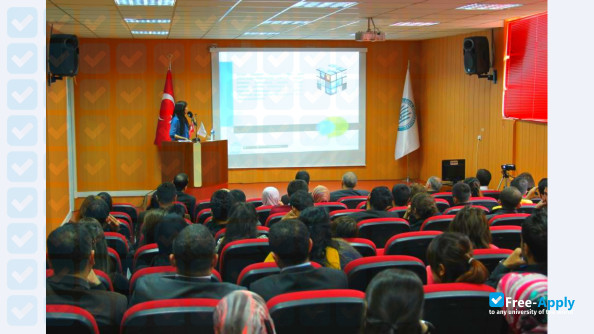 Foto de la Bitlis Eren University #10