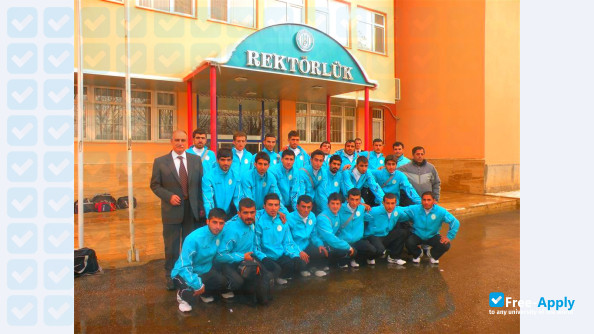 Foto de la Bitlis Eren University #9