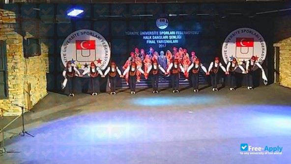 Foto de la Cumhuriyet University #5