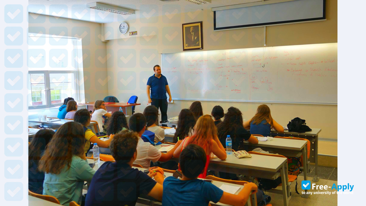 Фотография Işık University