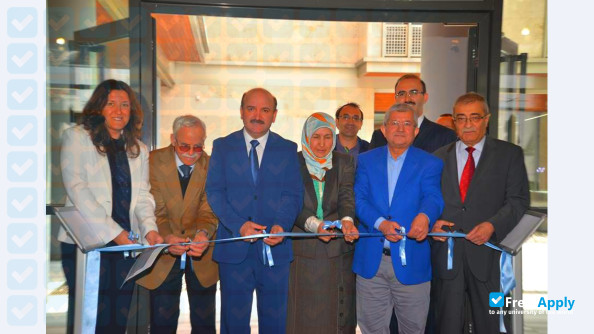 Istanbul Sabahattin Zaim University photo