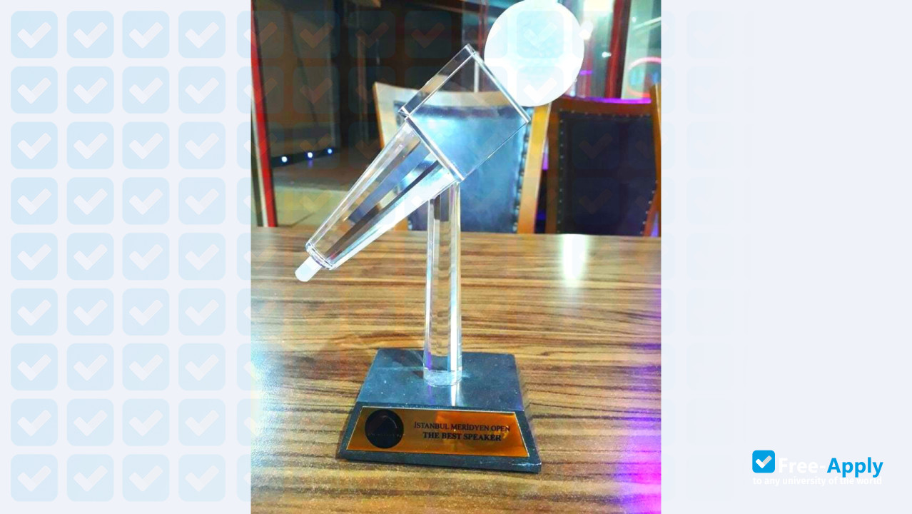 Istanbul Sabahattin Zaim University photo