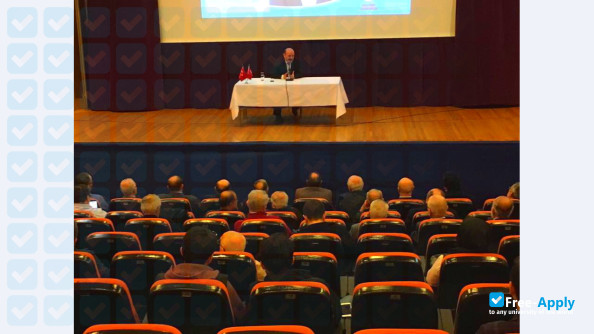 Istanbul Sabahattin Zaim University photo #3
