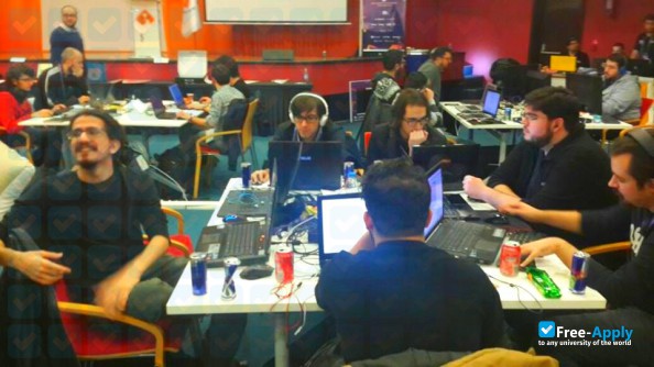 Foto de la Izmir University of Economics #8