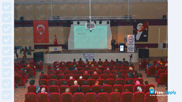 Foto de la Karamanoğlu Mehmetbey University #9