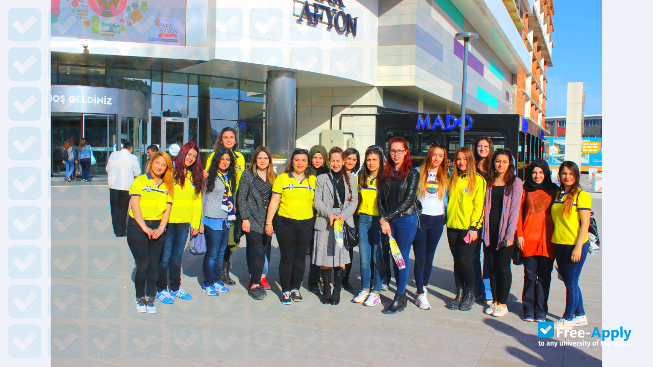 Foto de la Afyon Kocatepe University #2