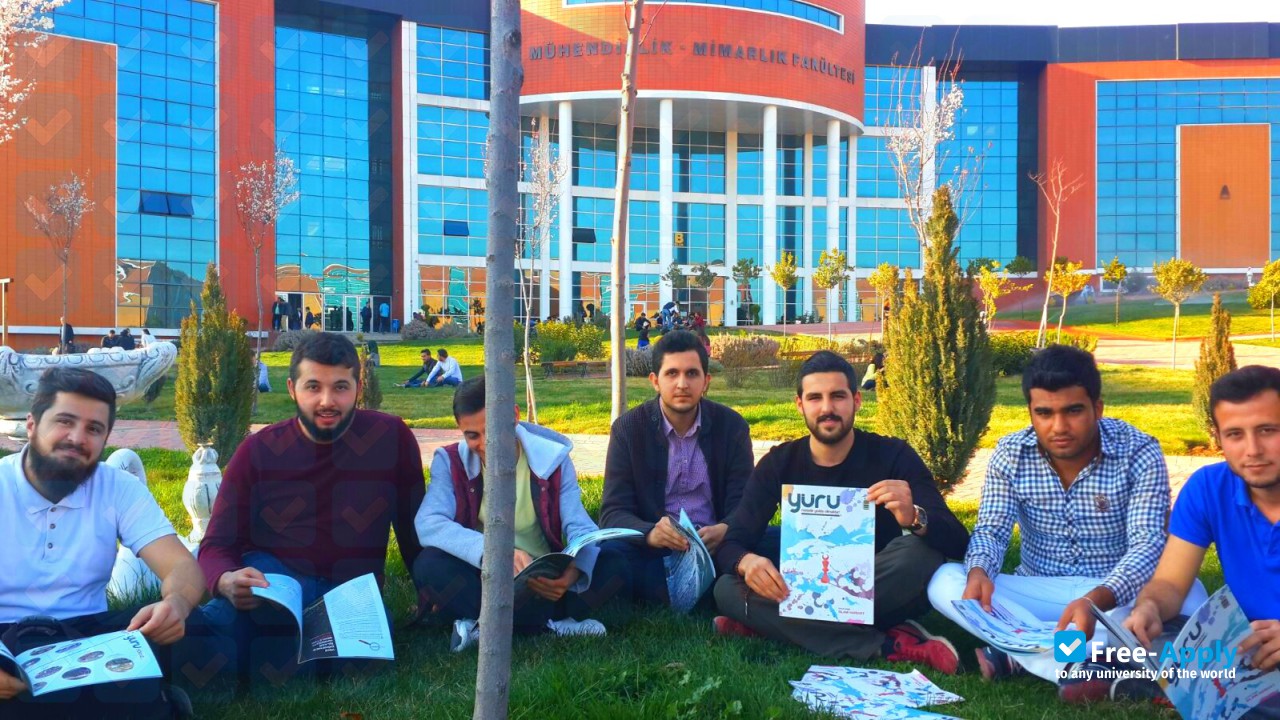 Foto de la December 7 University of Kilis #7