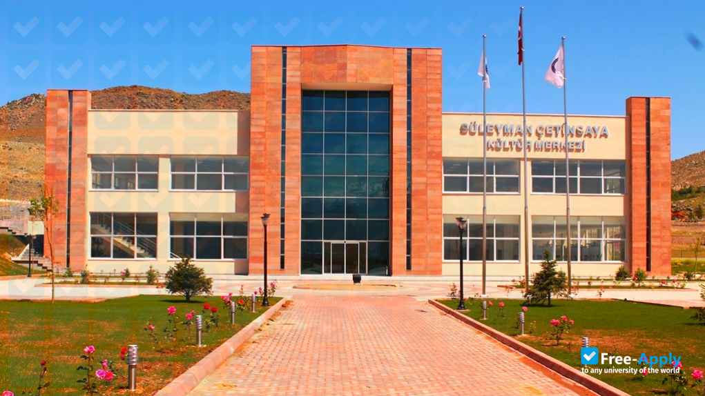 Nuh Naci Yazgan University фотография №5