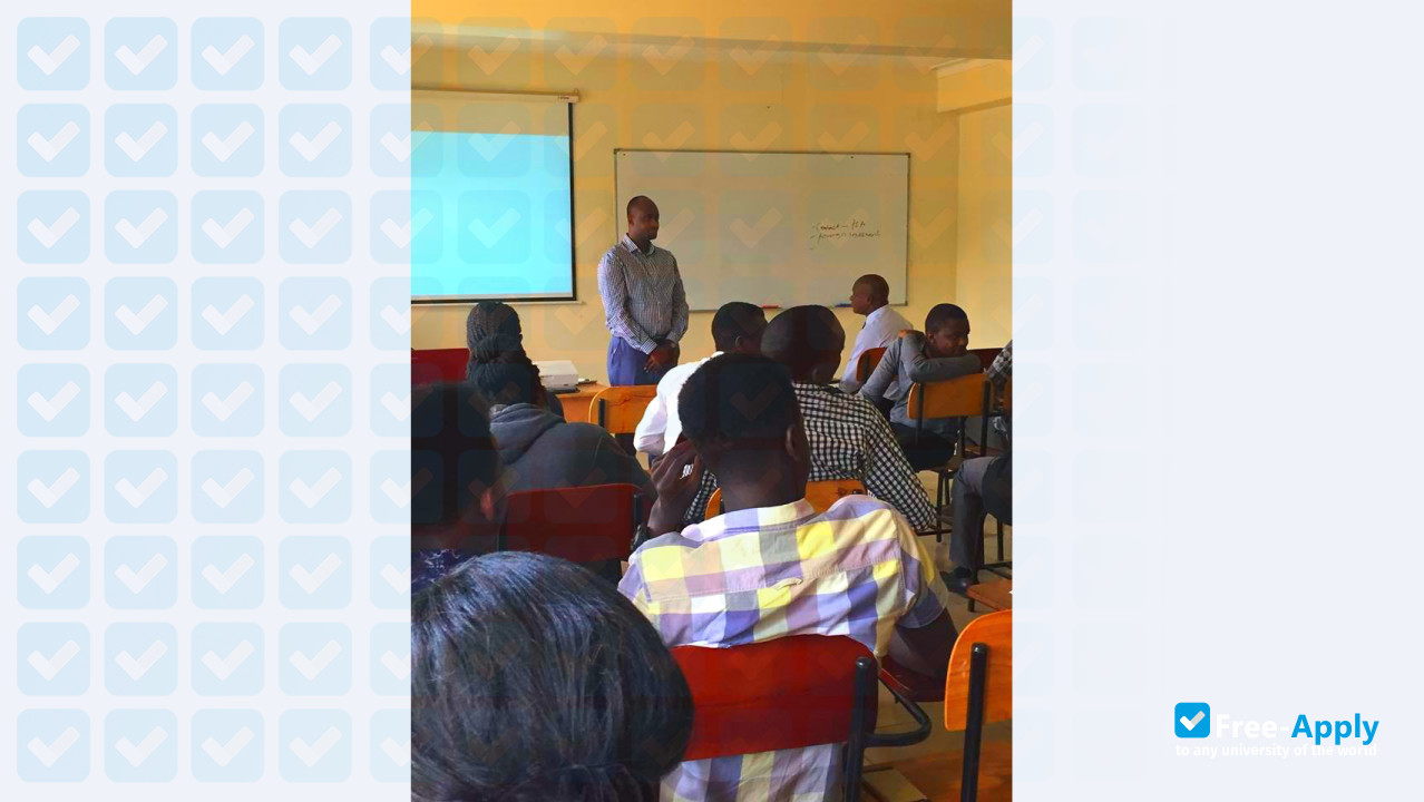 Photo de l’Institute of Petroleum Studies Kampala #9