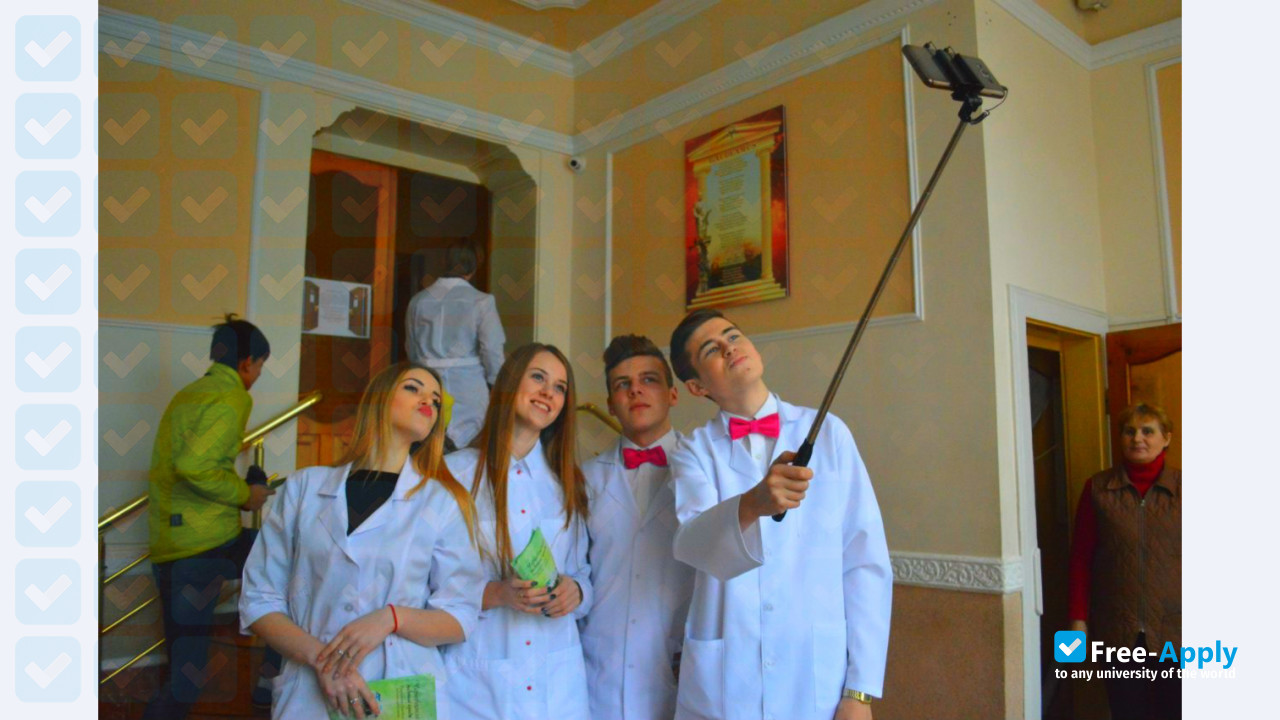 Chernivtsi Medical College photo #20