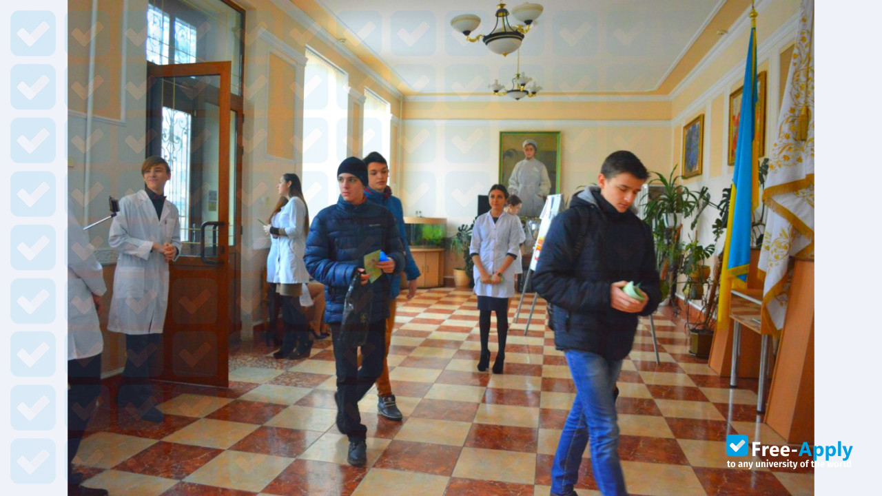 Chernivtsi Medical College photo #7