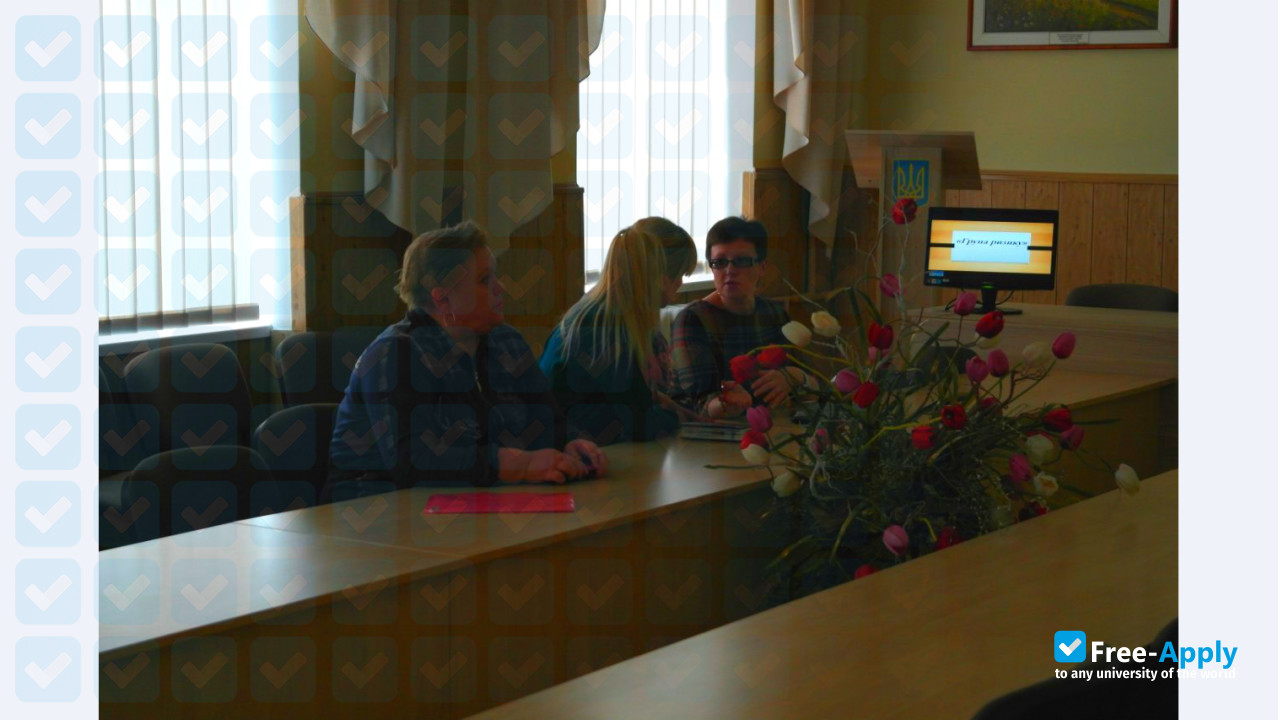 Chernivtsi Medical College photo #6