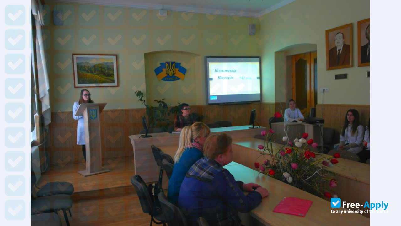 Chernivtsi Medical College photo #8