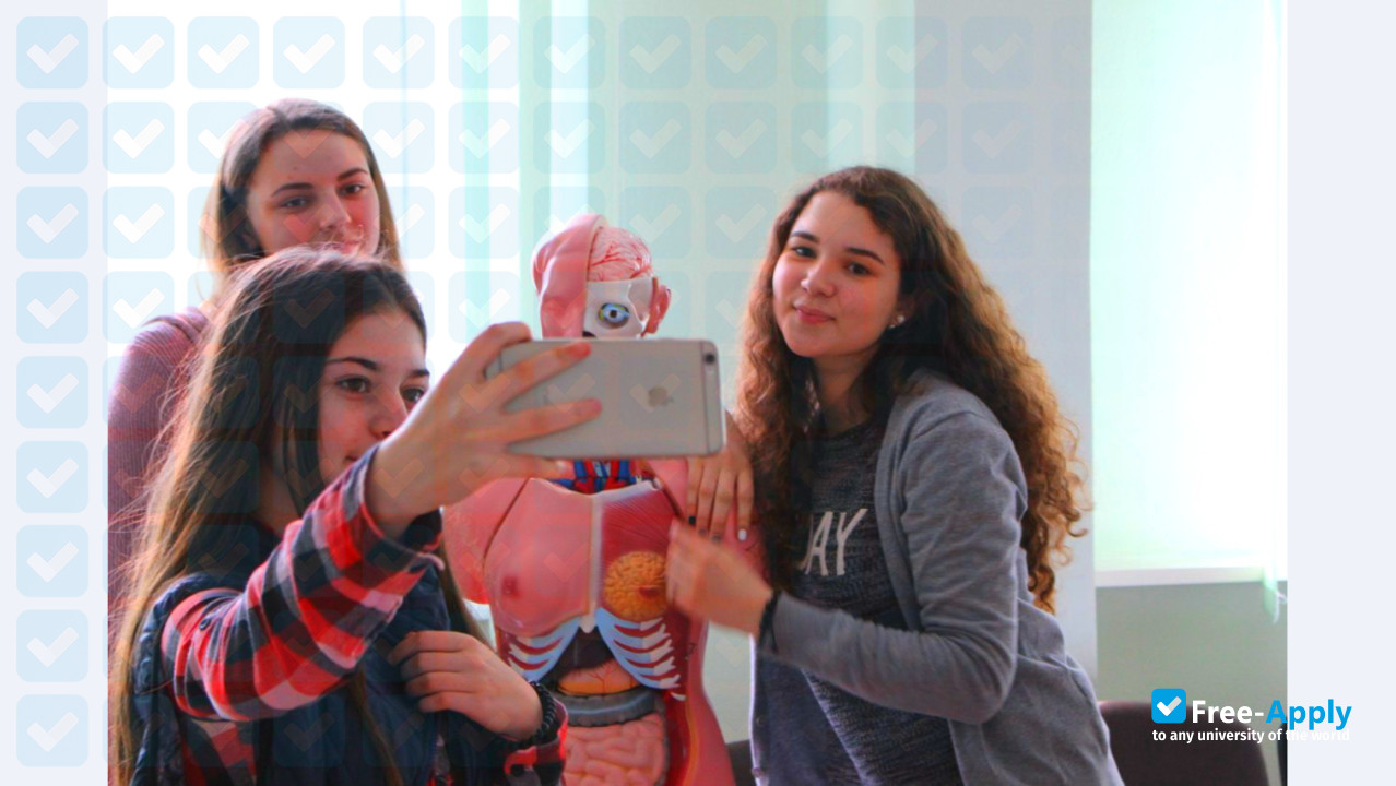 Chernivtsi Medical College photo #14