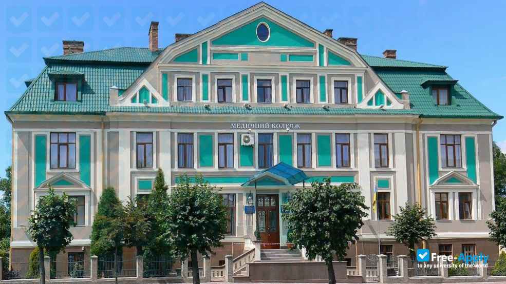 Chernivtsi Medical College photo #12