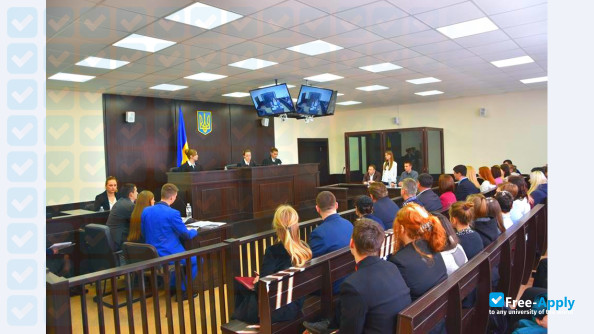 Foto de la Dnepropetrovsk State University of Internal Affairs #4