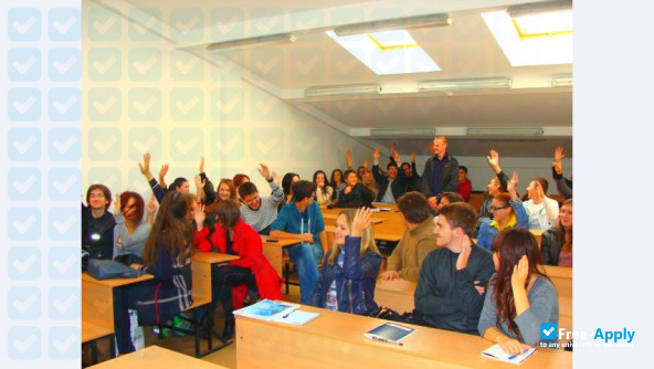 Photo de l’Dnipropetrovsk Humanities University #9