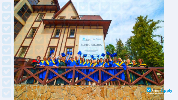 Photo de l’International Institute of Business #8