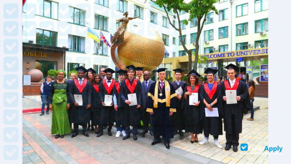 Foto de la Alfred Nobel University #7