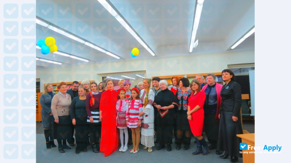 Photo de l’University of Educational Management #8