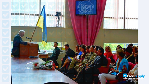 Photo de l’University of Educational Management #10