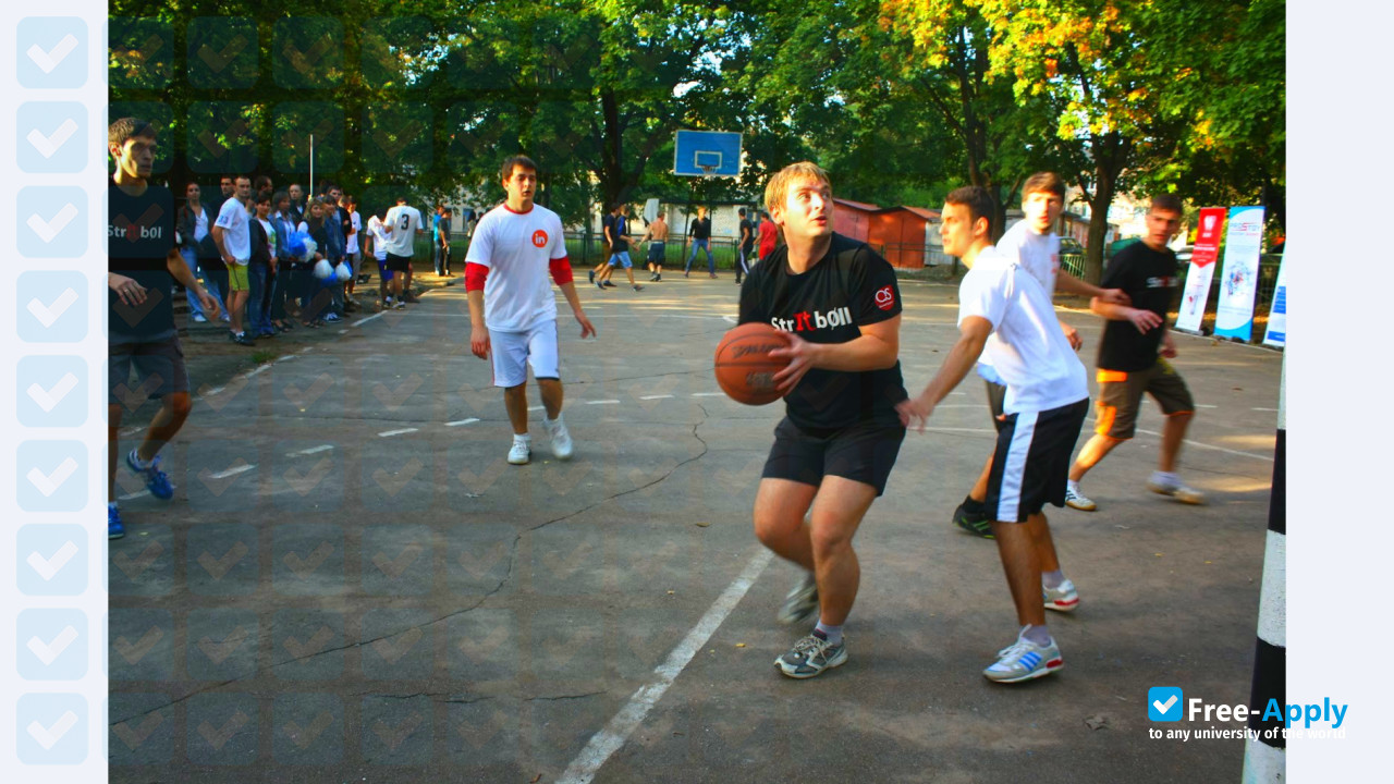 Photo de l’Kramatorsk Institute of Economics and Humanities #5
