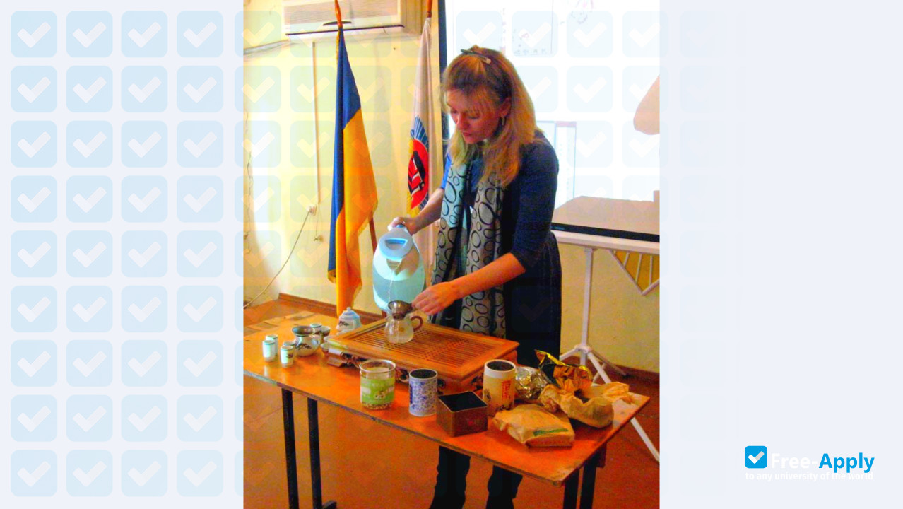 Photo de l’Kramatorsk Institute of Economics and Humanities #3